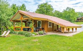 Chalet campagne, piscine, randonnées,paisible